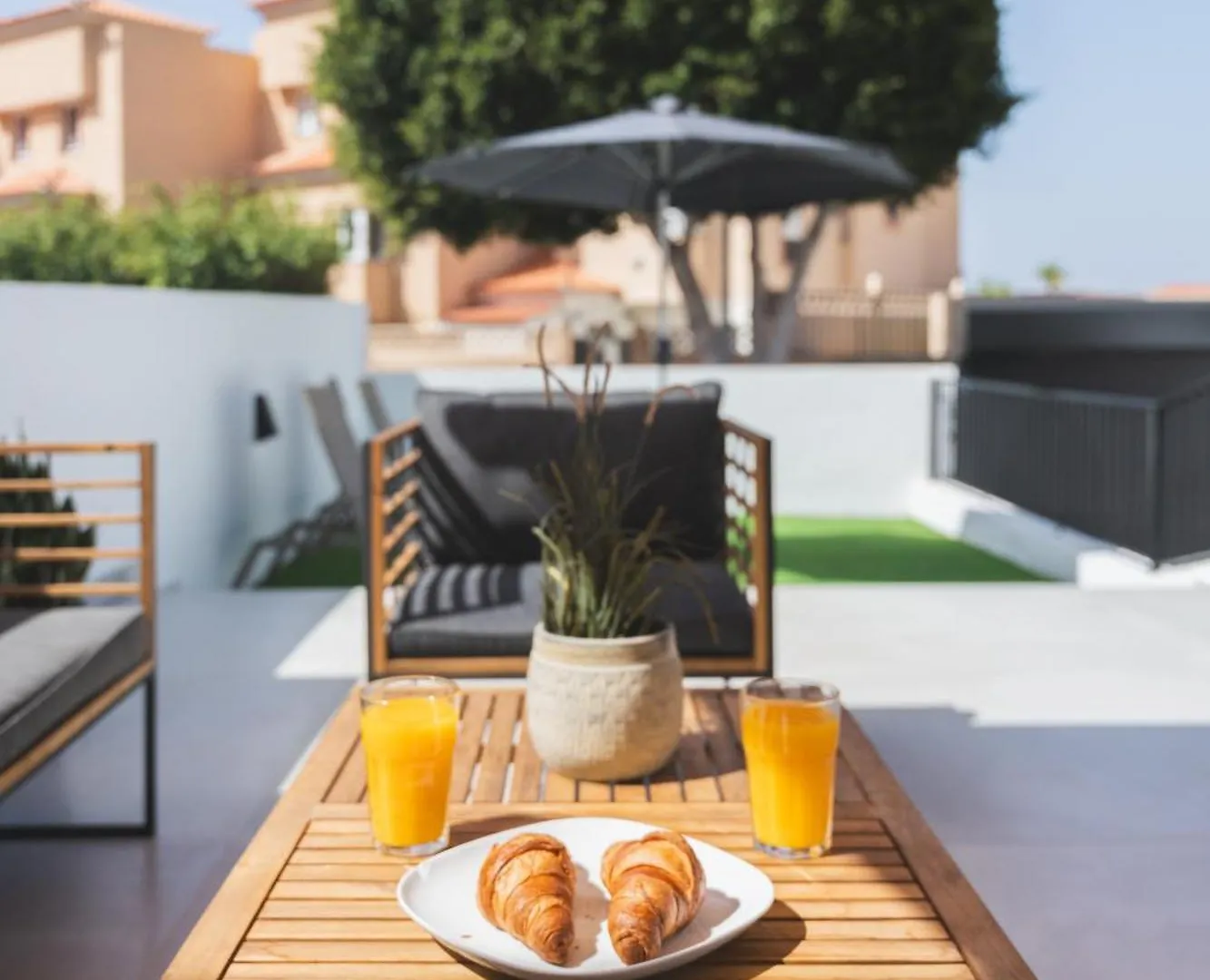 Apartamento Designer Loft With Pool, With Gigantic Terrace And Private Parking & In The City Centre Costa Adeje  España
